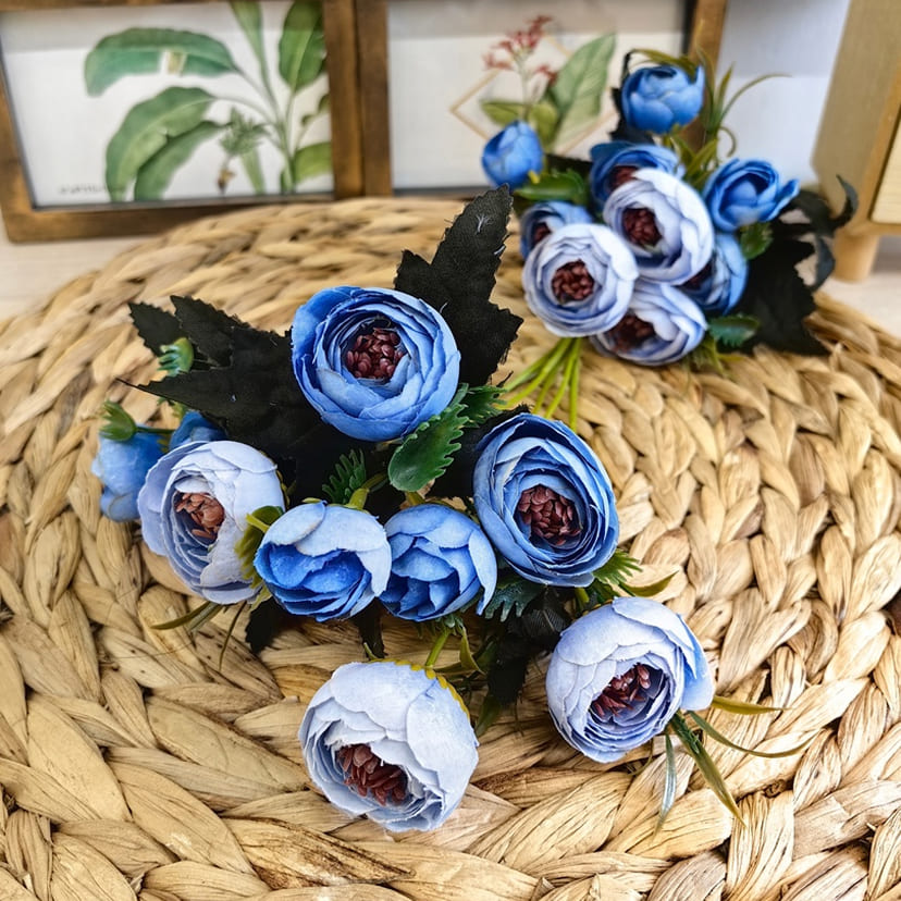 Искусственные цветы в Томске | Цветы искусственные «Камелии», голубые, букет